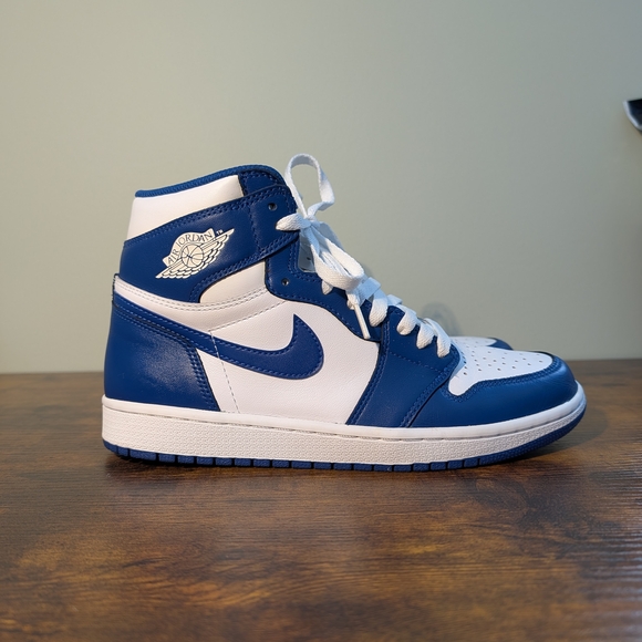 2016 Air Jordan 1 Retro High OG "Storm Blue" Size 8.5 style code 555088-127 - Picture 3 of 7